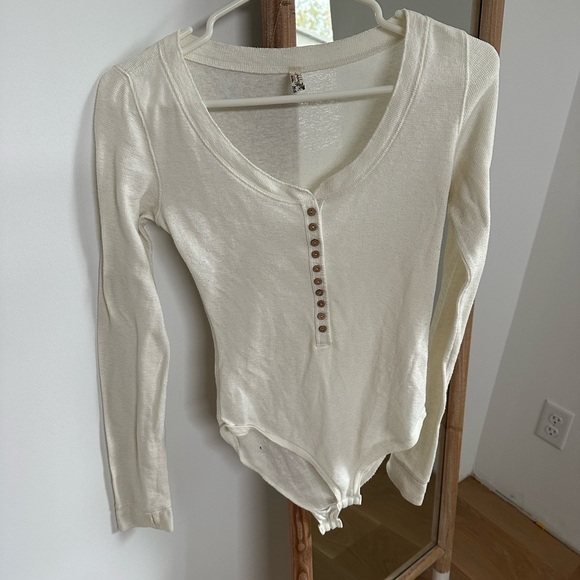 Free people Women's Cream Long Sleeve Body suit - Picture 2 of 5